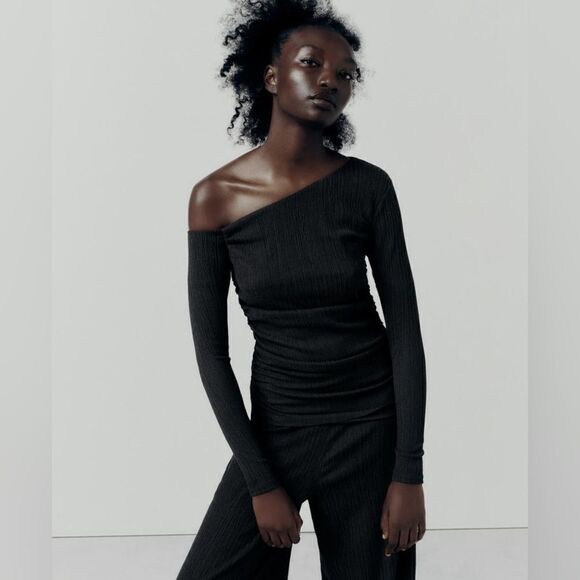 ZARA TEXTURED ASYMMETRIC TOP - Picture 1 of 10